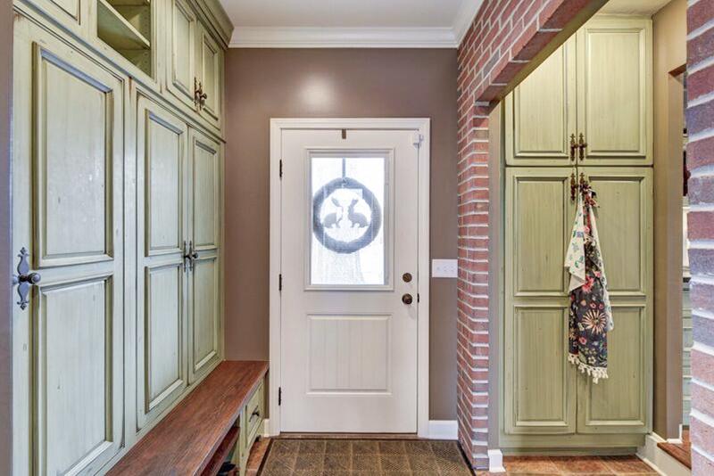 Laundry Room and Mudroom by Harlequin